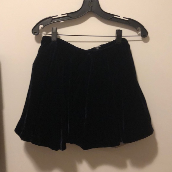 two piece set, worn once - Picture 3 of 4